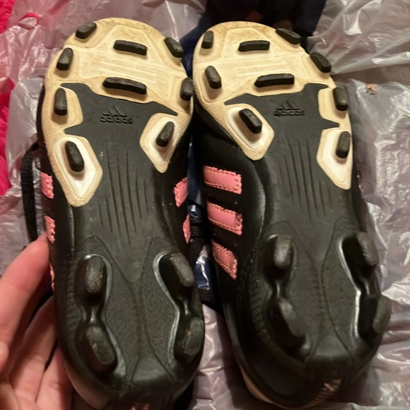 Adidas Soccer Cleats - Picture 3 of 9